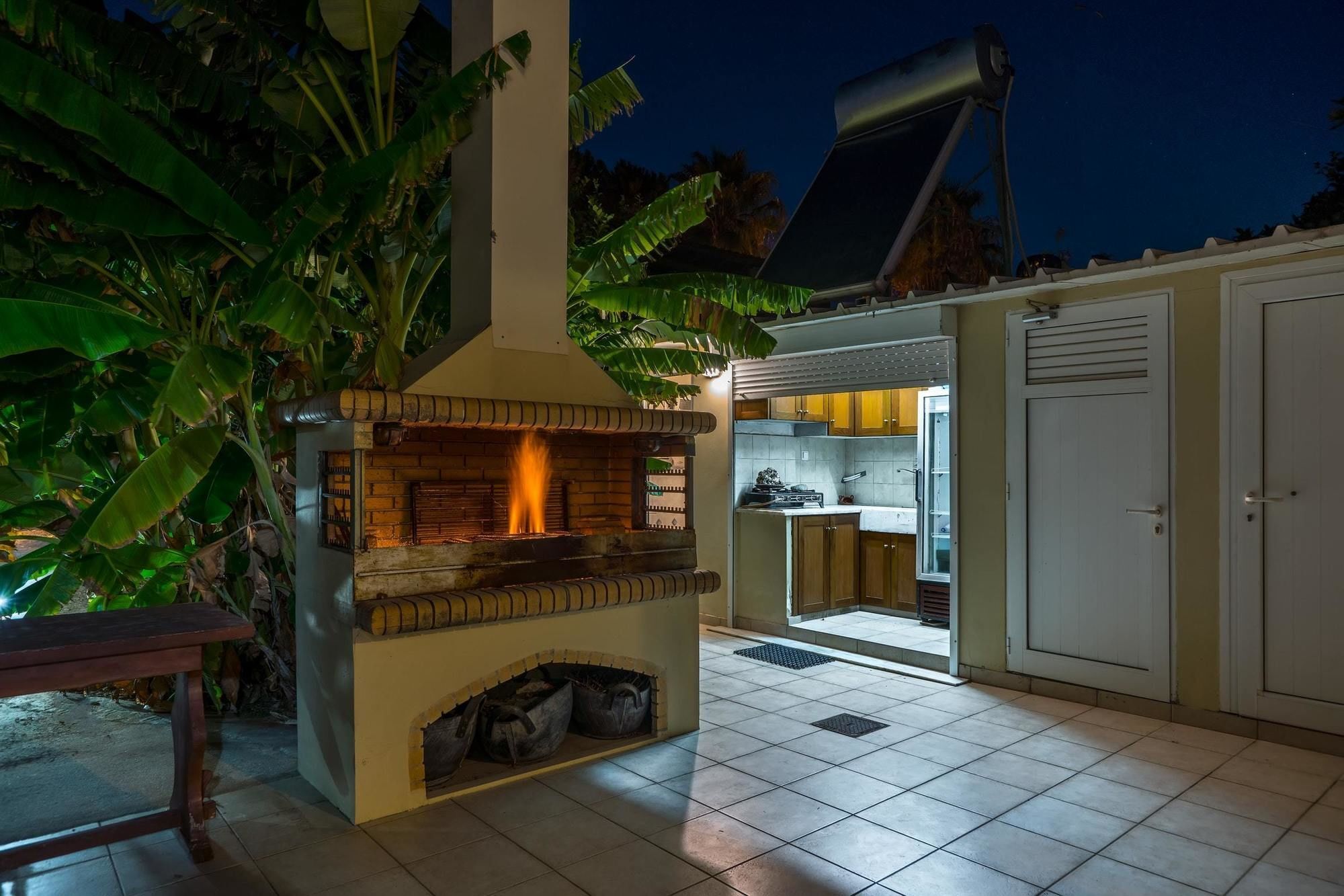 Maria'S Seaside Villa - House With 3 Rooms In Marathon, With Wonderful 外观 照片